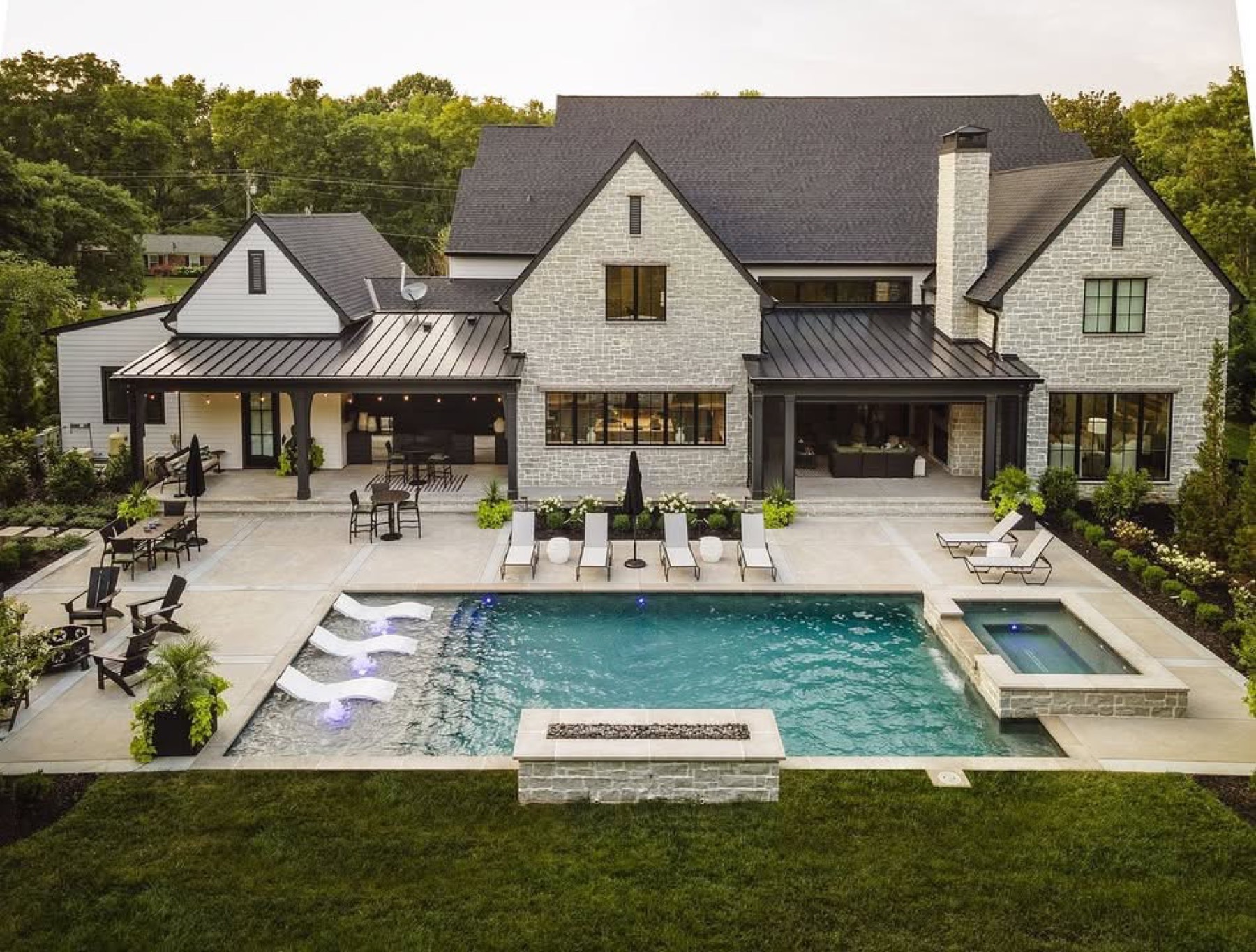 Finished roof system on a Beebe area home